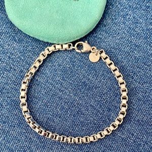 Tiffany & Co Venetian Link 7.5” bracelet